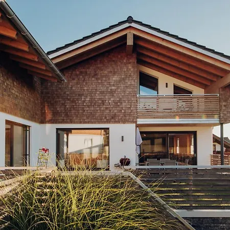 Allgaeu-chalets-niso ヴァルテンホーフェン